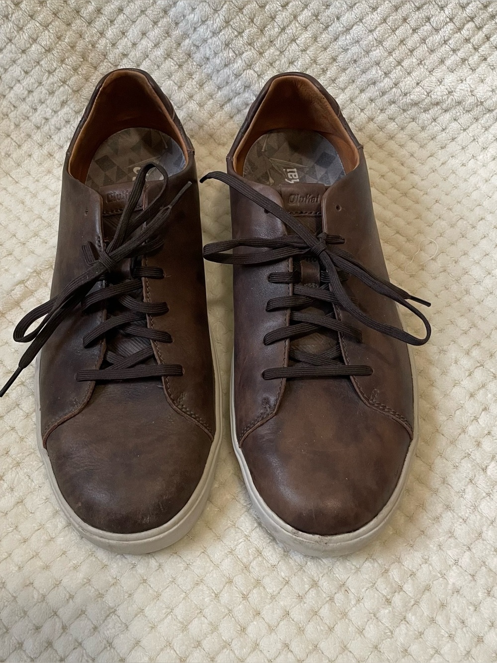 OluKai Lae’Ahi Li’Ili Men's Brown Leather Lace-Up Sneakers with White Soles